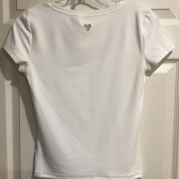 Aritzia White Scooped-neck Fitted T-Shirt, Size Small - Picture 4 of 16